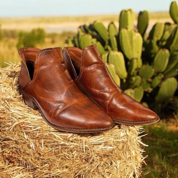 Steve Madden Austin Cognac Brown Leather Cowboy Ankle Booties Women's Size 9.5M - Picture 1 of 14